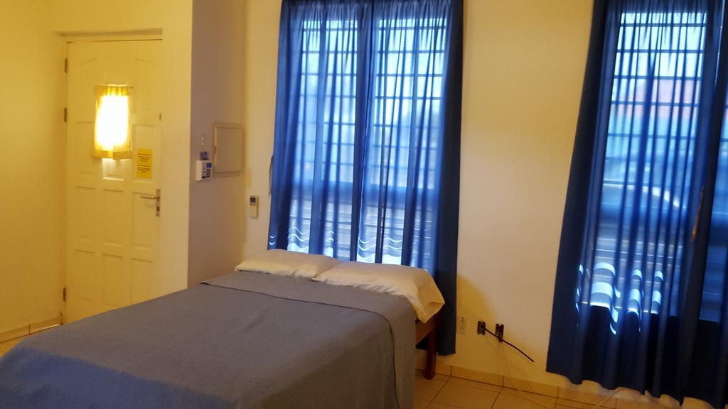 Orange Rembrandt Studio Apartments 빌렘스타트 외부 사진